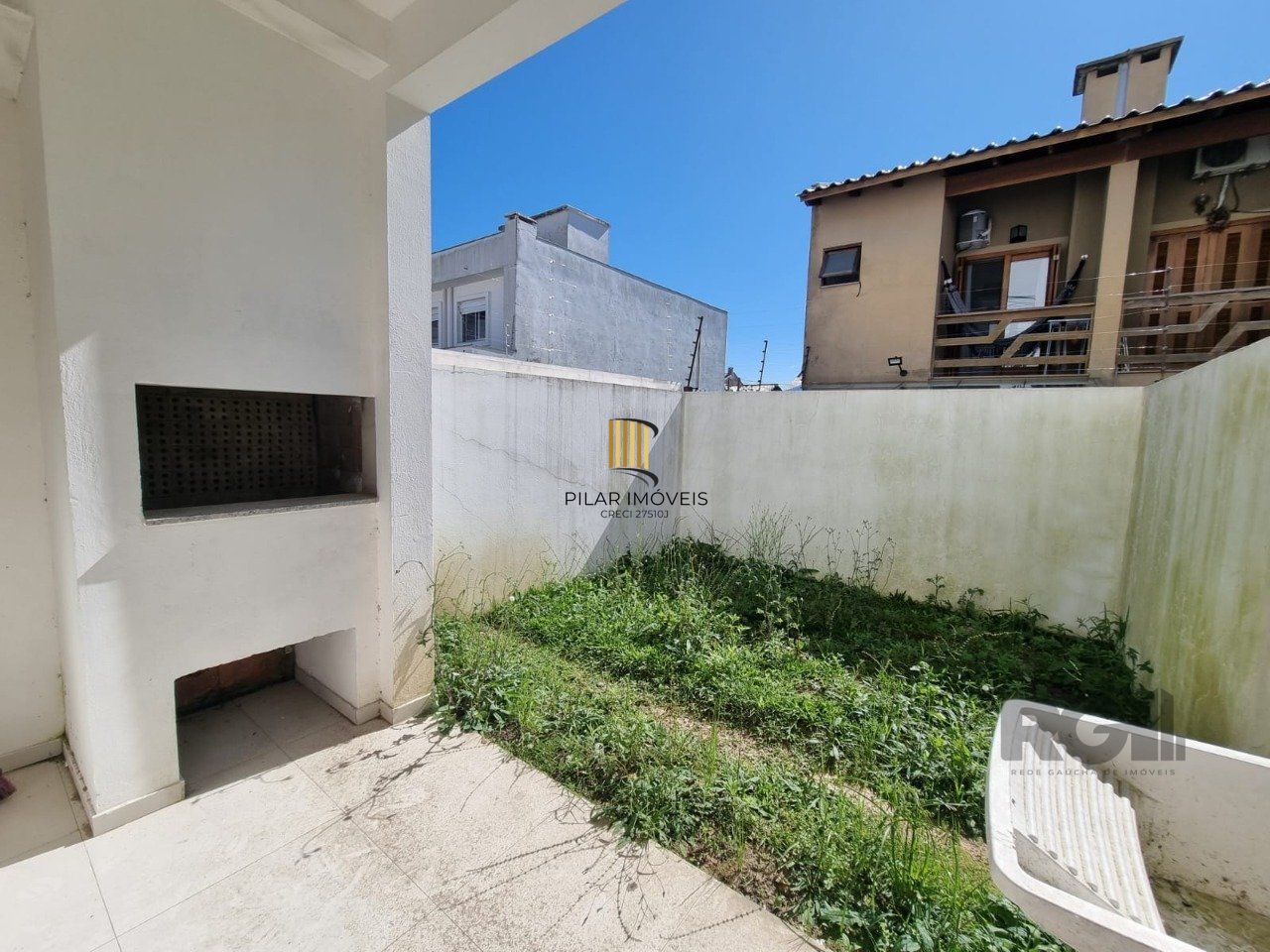 Casa 3 dormitórios no bairro Guarujá