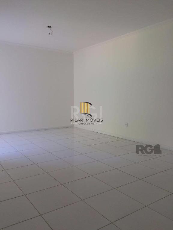 Vende prédio com 3 apartamentos, 9 dormitórios, 3 suíte, 3 salas amplas com churrasqueira, box 6 vaga coberta, 479 m² por R$ 1.200,000,00- São João - Porto Alegre/RS