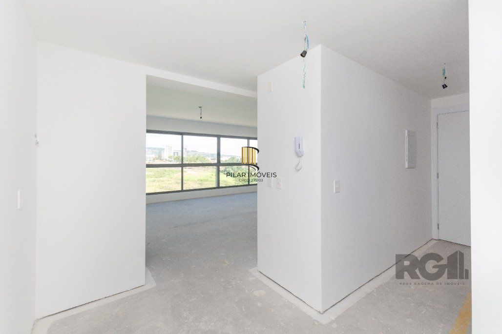 Apto de 3 suítes, andar alto, 115m² privativos com lavabo, cozinha americana e churrasqueira.