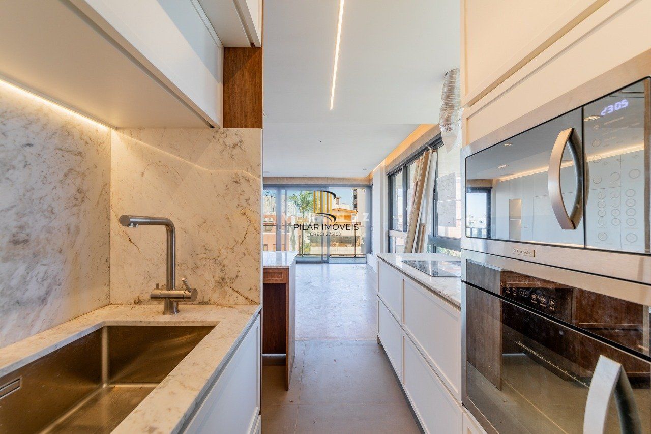 Apartamento novo 3 dormitórios com 2 vagas próximo ao Grêmio Náutico União