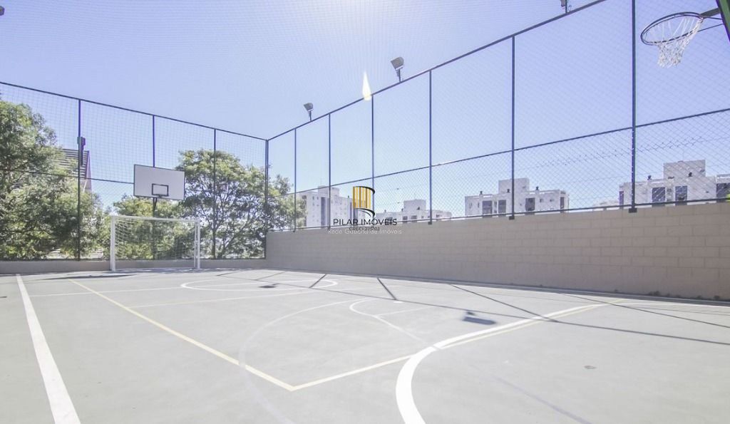 Casa Para Comprar  em condomínio com 5 quartos e 4 vagas no Jardim Botânico