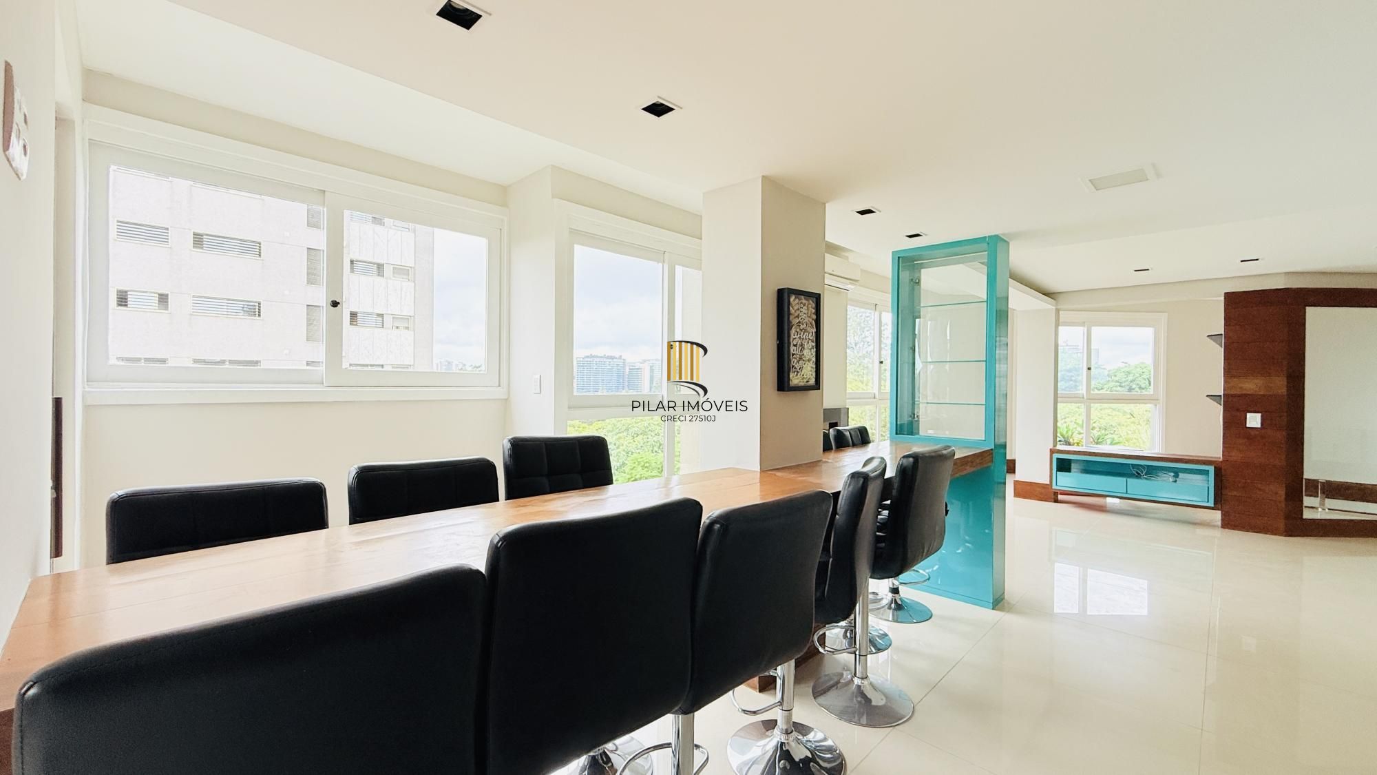 Cobertura Duplex de 318m com Piscina Privativa, Energia Solar e Vista Panorâmica