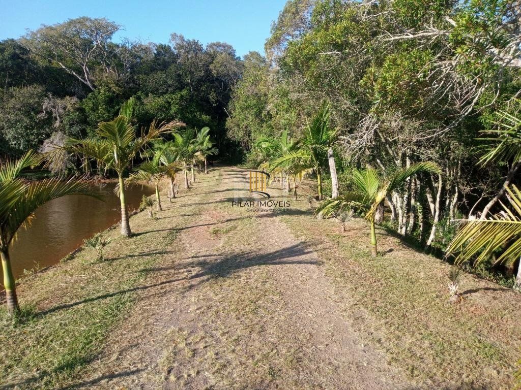 Boletto Imóveis vende Sitio na RS, Com 7 casas, 2 comerciais, excelente local para vários seguimento fácil acesso , rota para gramado, R$3.900,000,00
