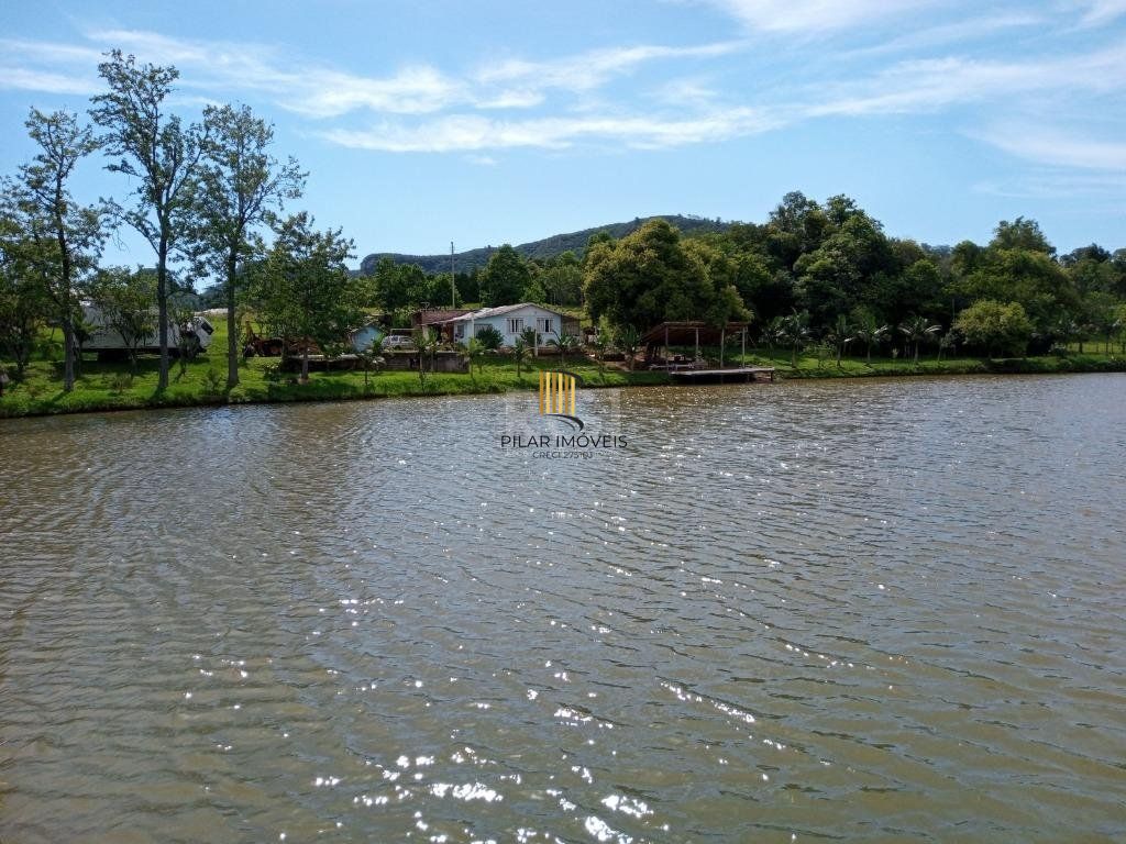 Boletto Imóveis vende Sitio na RS, Com 7 casas, 2 comerciais, excelente local para vários seguimento fácil acesso , rota para gramado, R$3.900,000,00