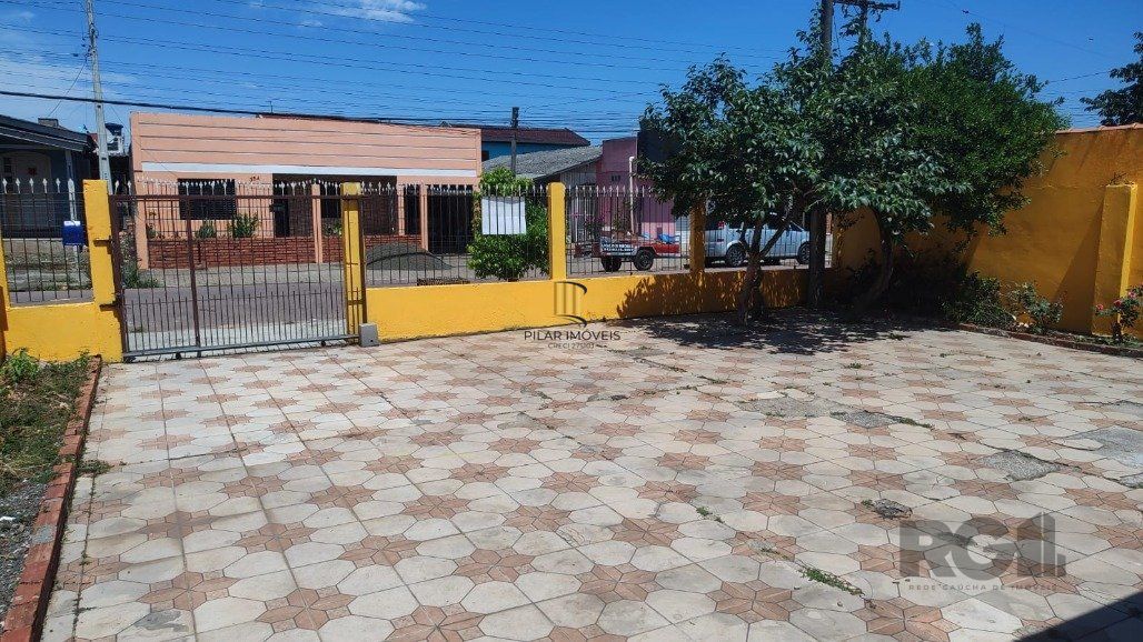 Vende casa com 84m² ,  2 dormitórios, terreno com 300m²