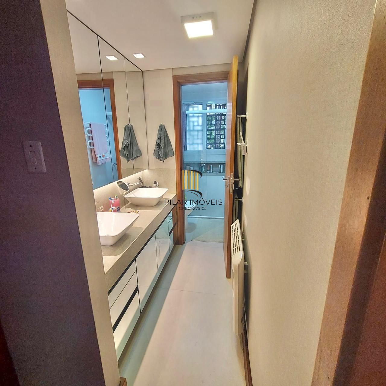 Excelente apartamento a venda semi mobiliado  no bairro Rio Branco.