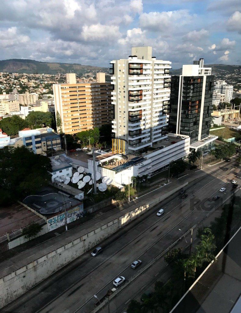 Vende consultório montado no condomínio AXIS
