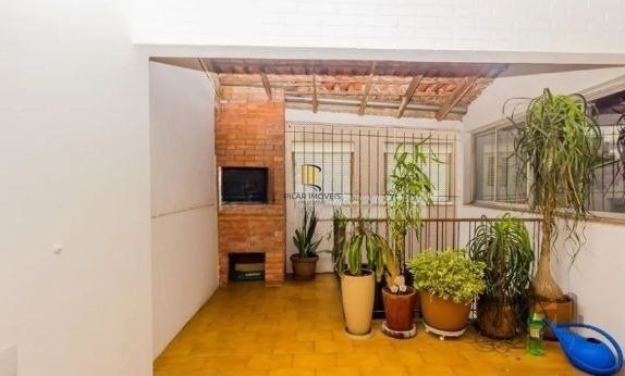 Casa com 7 Quartos e 6 vagas à Venda, 470 m² no Bairro Petrópolis
