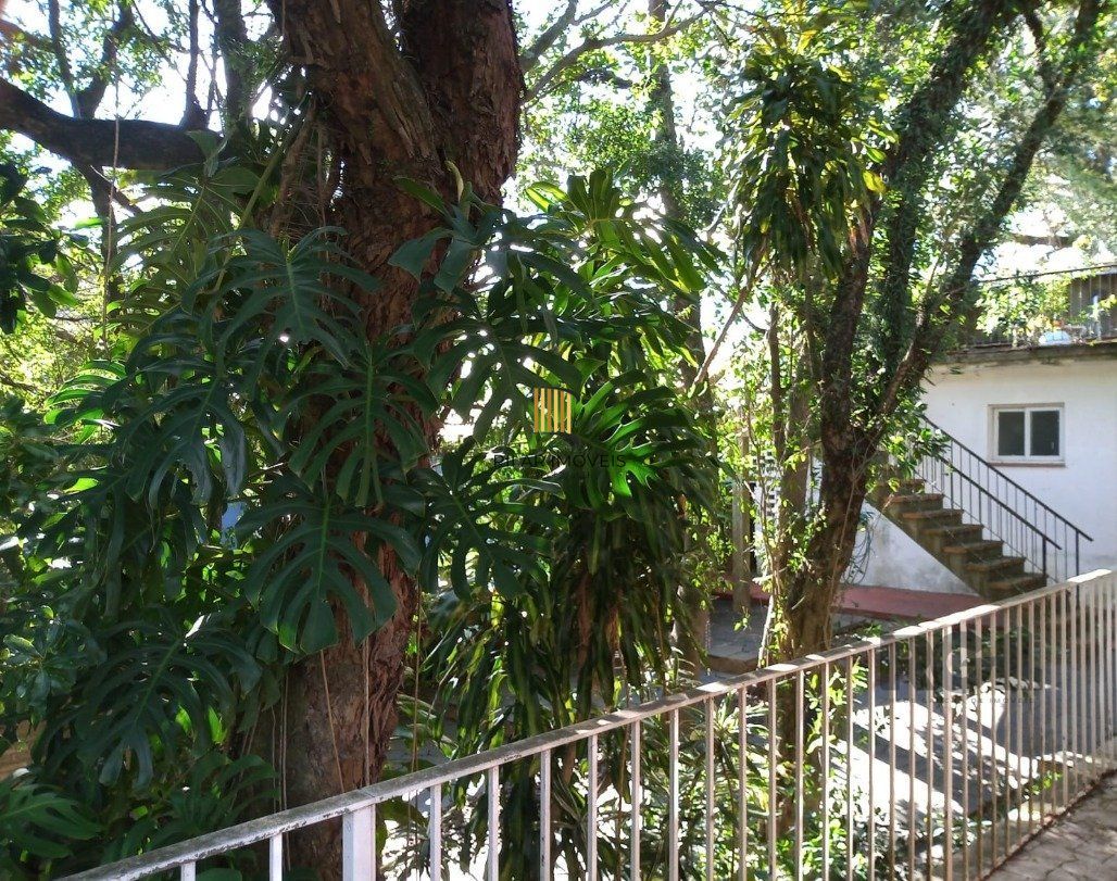 Casa, 1873 M² para Comprar com 4 Dormitórios e 6 Vagas Estacionamento