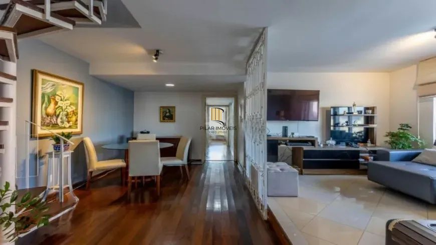 Cobertura com Piscina e Churrasqueira no Petrópolis – 240m² Privativos