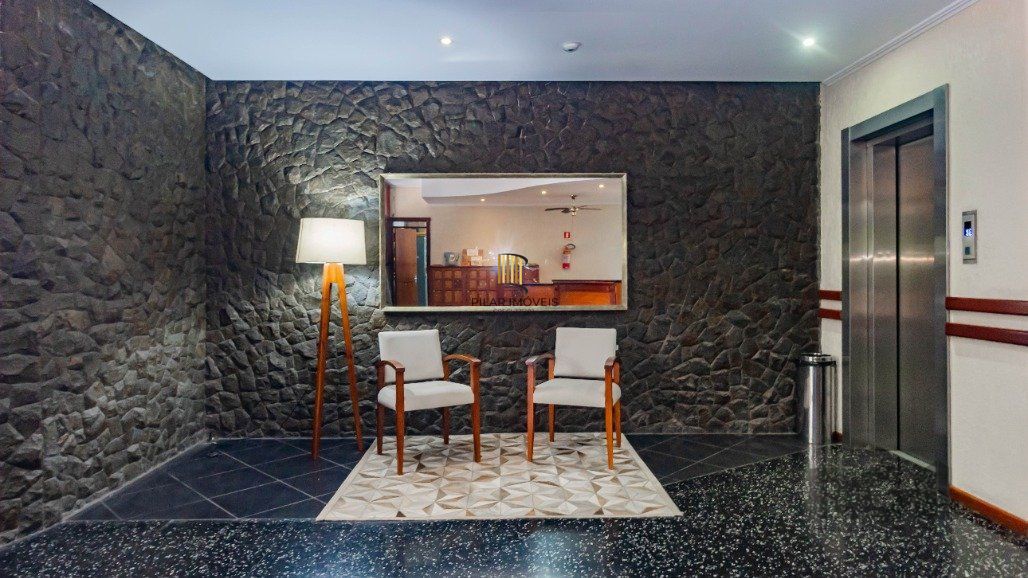 Apartamento para comprar ,  dois dormitórios, 1 vaga de garagem no Centro Histórico.