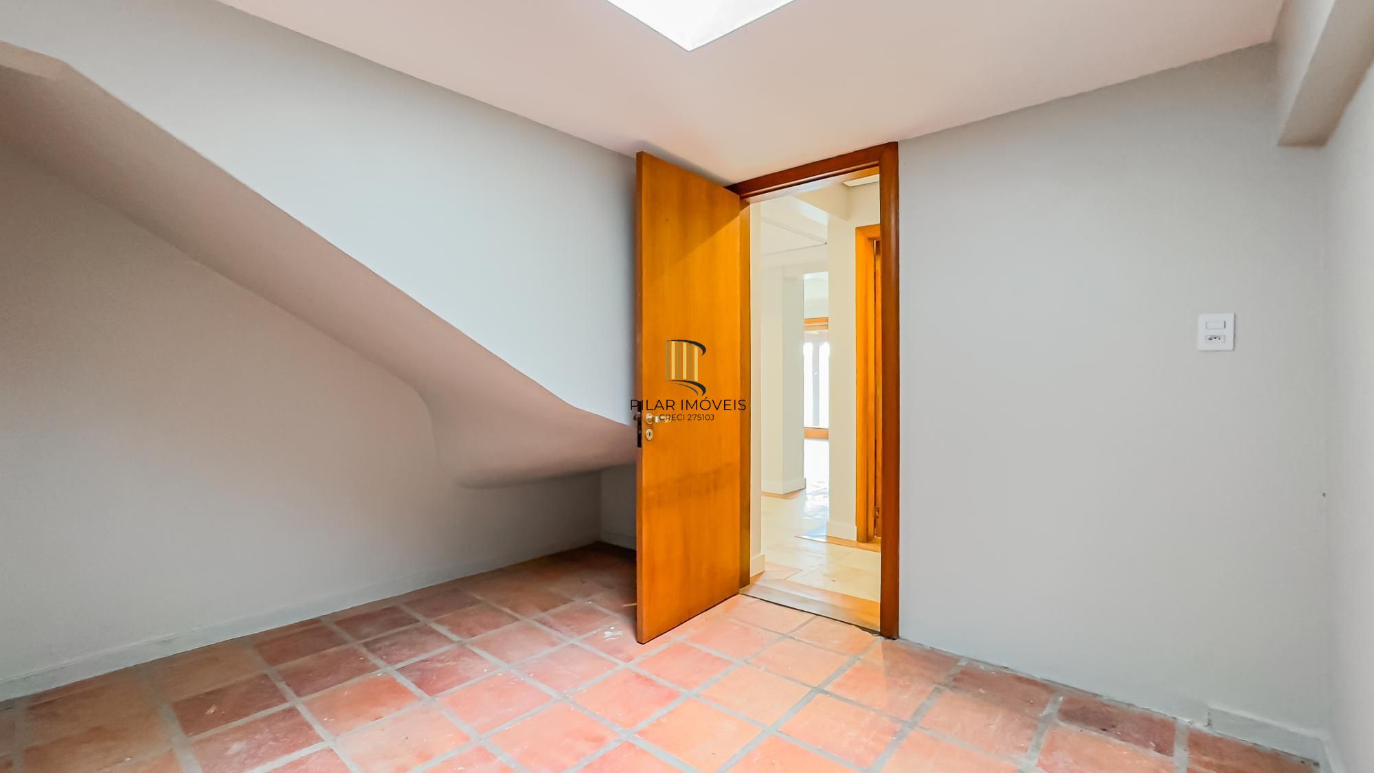 CASA CHACARA DAS PEDRAS 207 METROS , COMPLETAMENTE REFORMADA