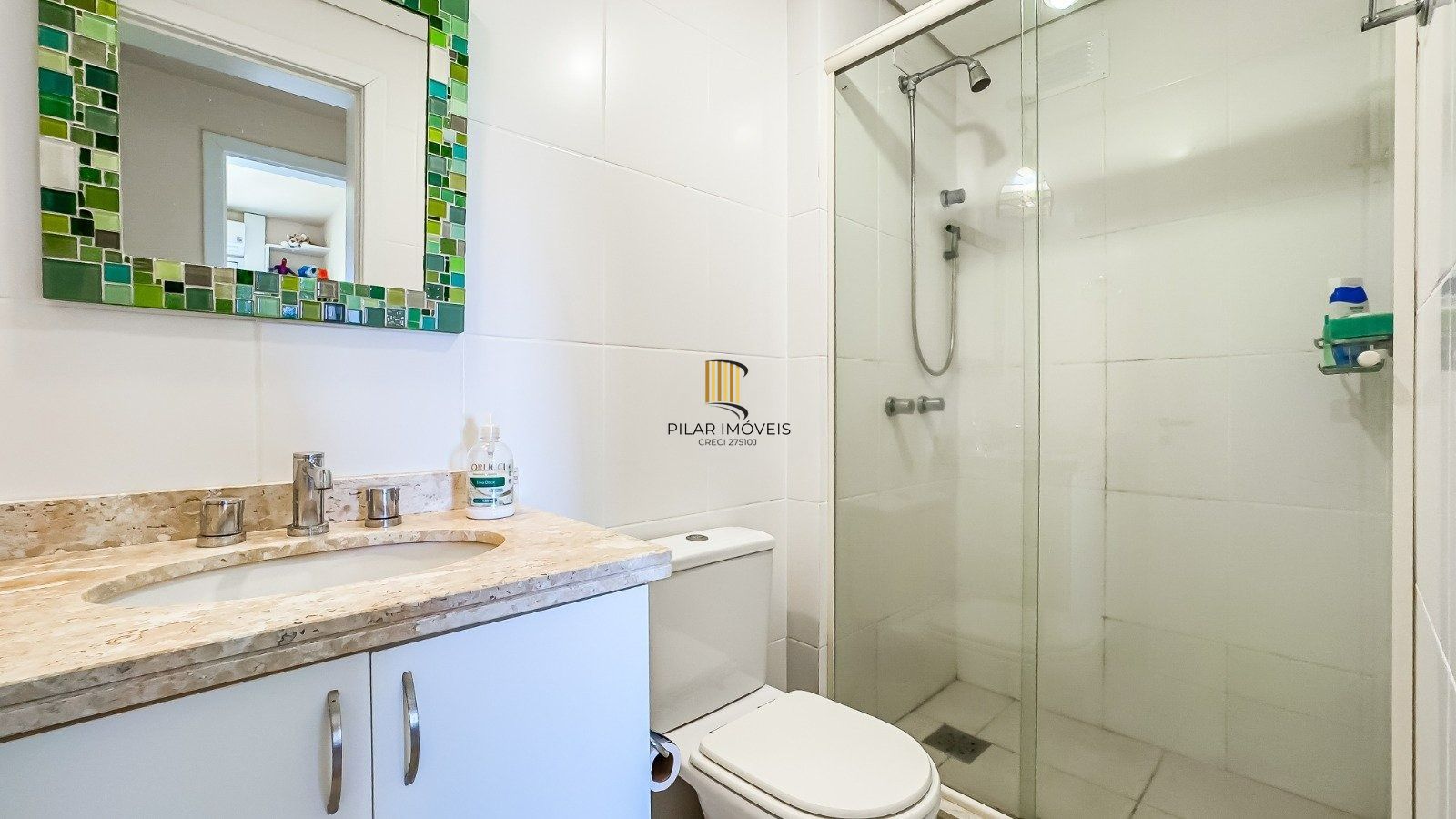 Apartamento totalmente mobiliado com 65m² no bairro Petrópolis!