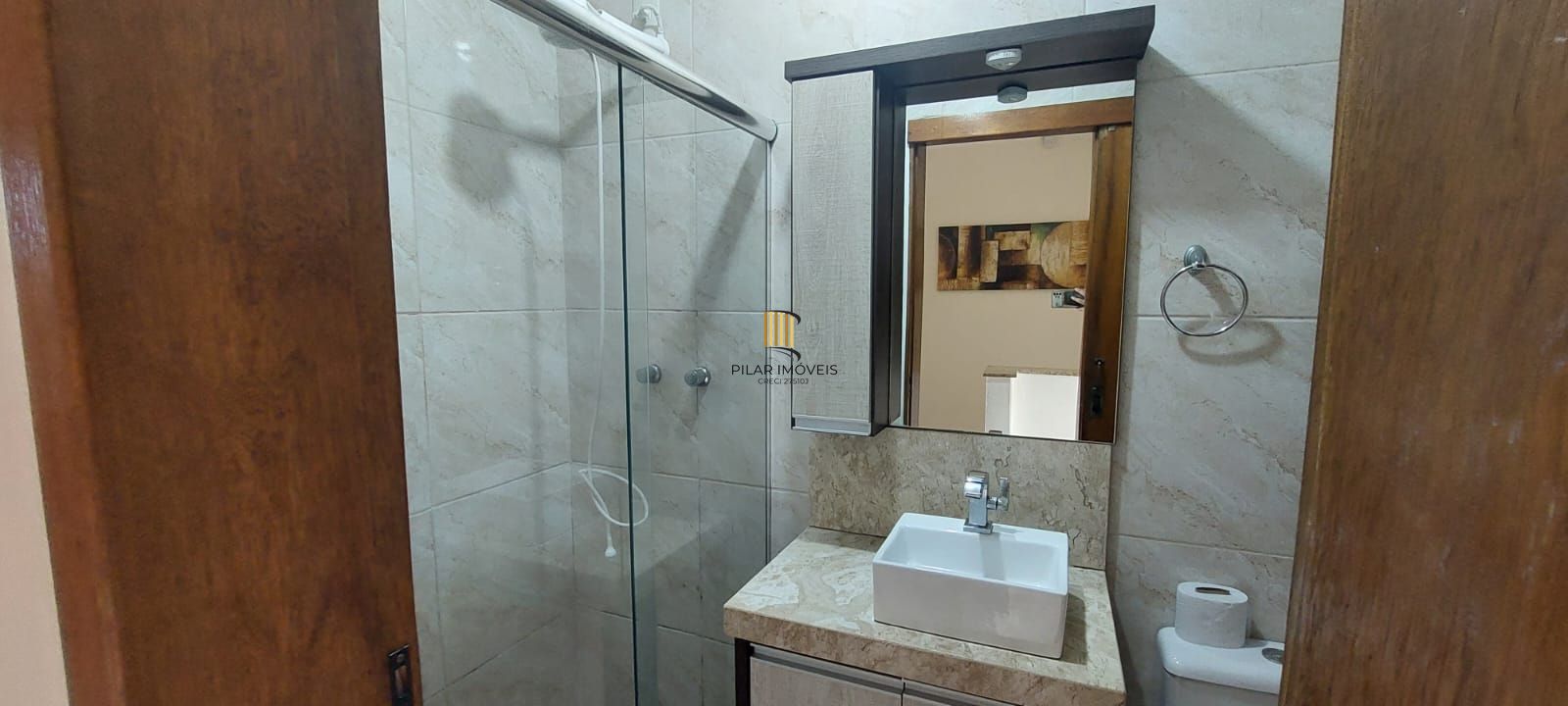 Boletto Imóveis vende casa em Canoas , 2 dormitórios, 1 banheiro, 1 lavabo, garagem para 2 carros,  com móveis fixos em MDF, em fino acabamento.