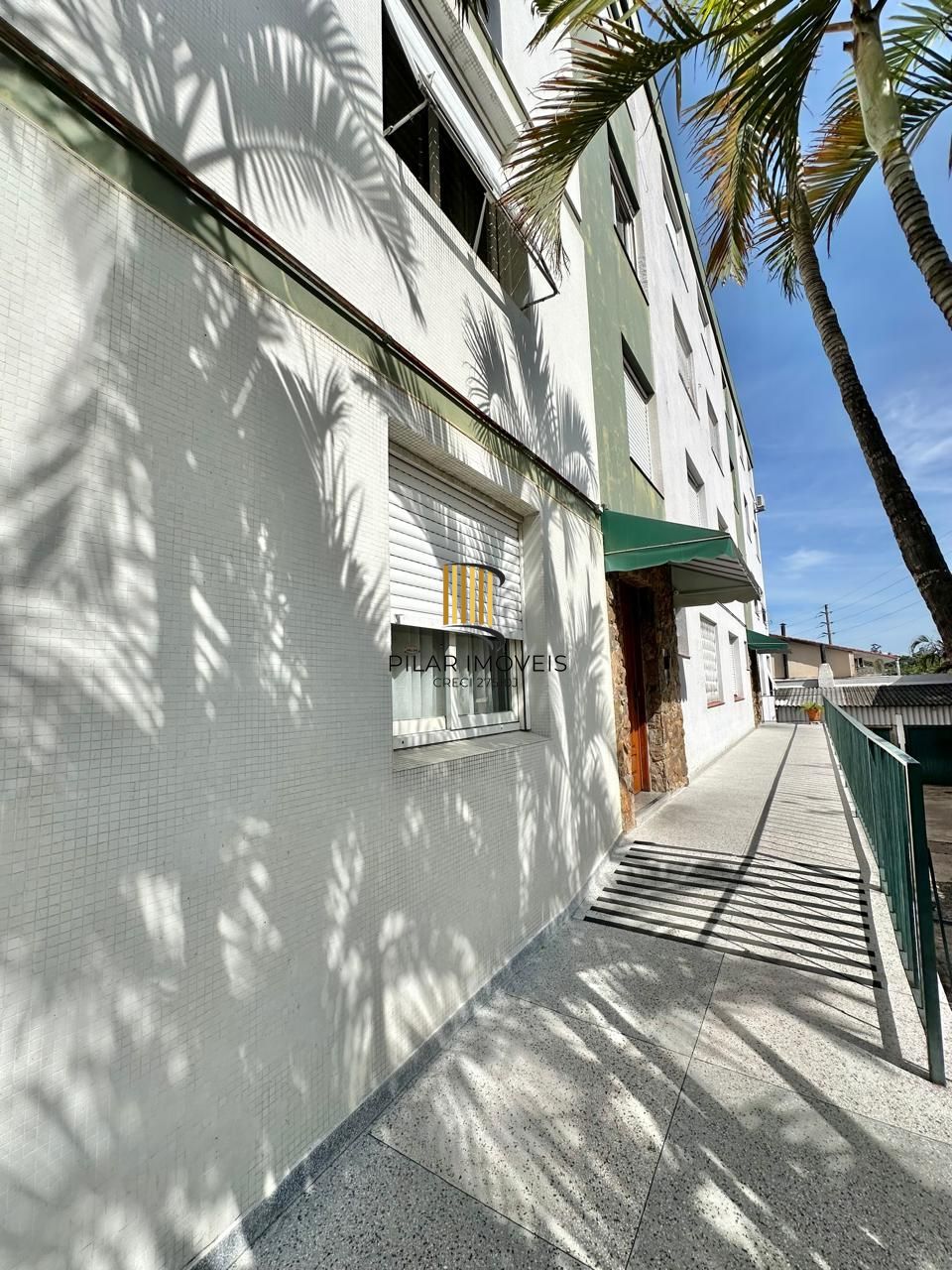 Excelente apartamento à venda no bairro Passo d' Areia com 2 dormitórios.