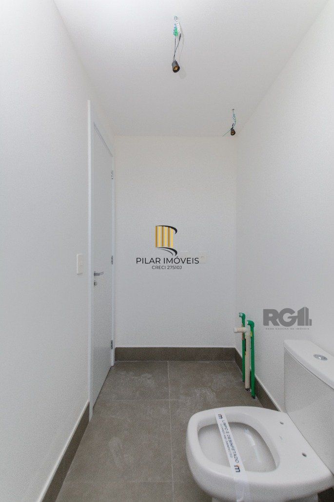 Apto de 3 suítes, andar alto, 115m² privativos com lavabo, cozinha americana e churrasqueira.
