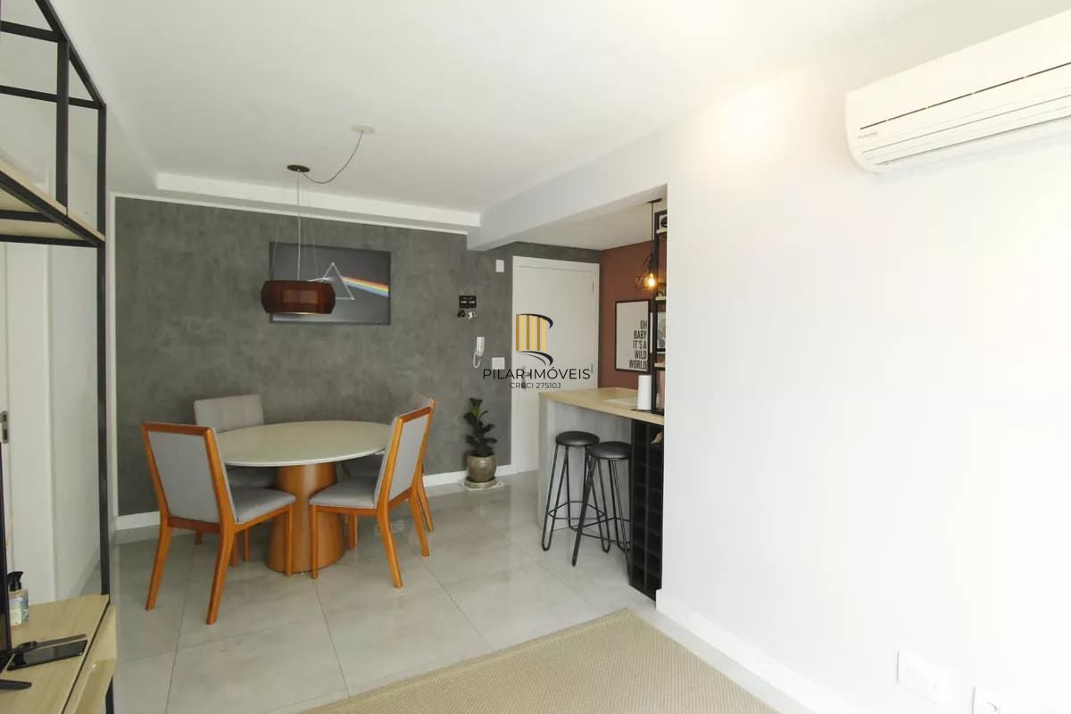 Excelente Apartamento mobiliado, 2 dormitórios para comprar, no Bairro Higienópolis