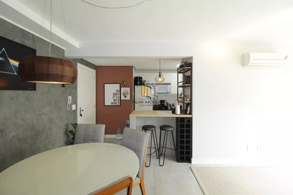 Excelente Apartamento mobiliado, 2 dormitórios para comprar, no Bairro Higienópolis