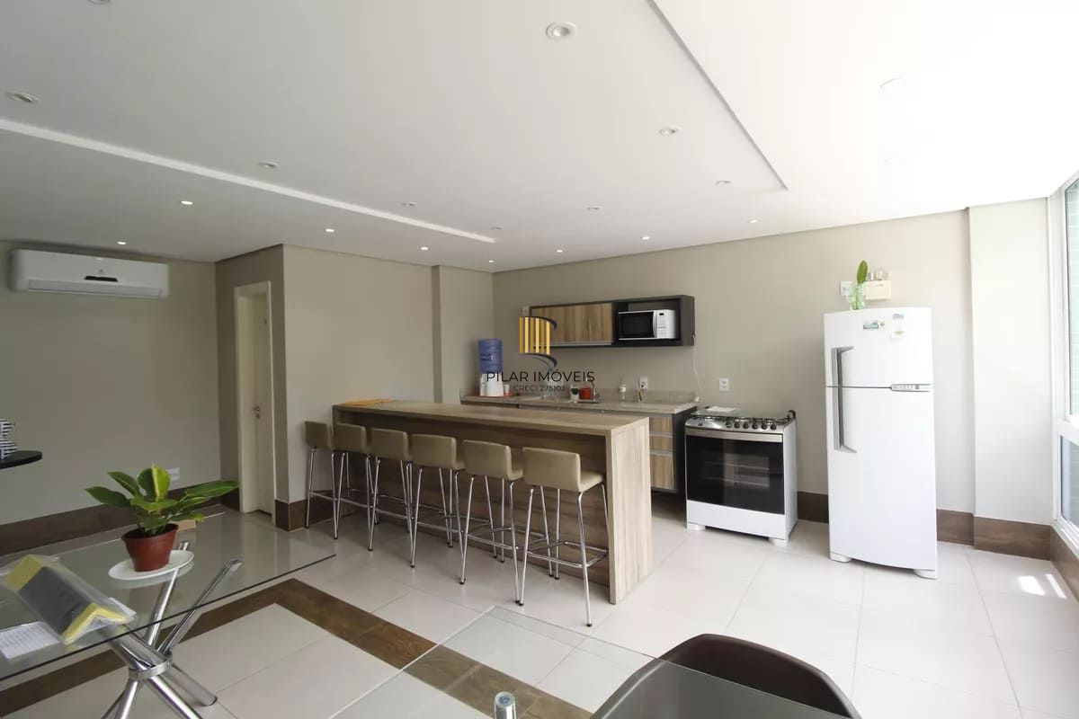 Excelente Apartamento mobiliado, 2 dormitórios para comprar, no Bairro Higienópolis