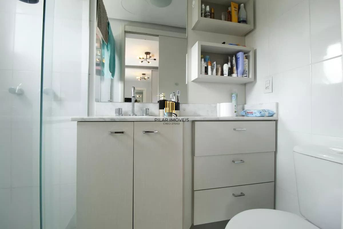 Excelente Apartamento mobiliado, 2 dormitórios para comprar, no Bairro Higienópolis