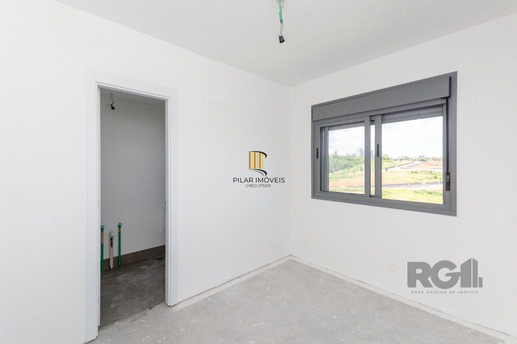 Apto de 3 suítes, andar alto, 115m² privativos com lavabo, cozinha americana e churrasqueira.