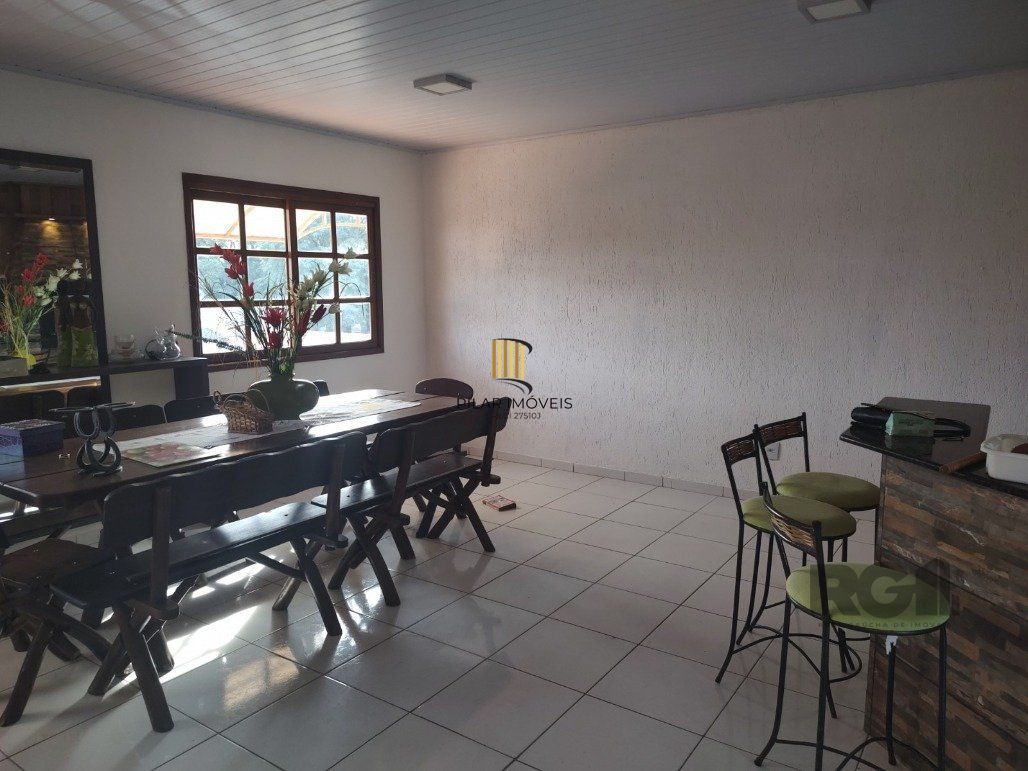 Vende ap. duplex, 2 dormitórios, 1 suíte, closet, ar split, salão de festa