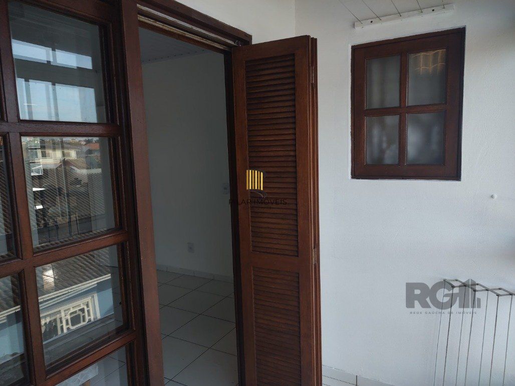 Vende ap. duplex, 2 dormitórios, 1 suíte, closet, ar split, salão de festa