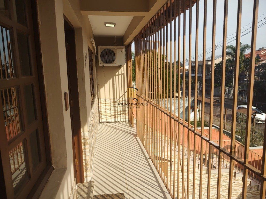 Vende ap. duplex, 2 dormitórios, 1 suíte, closet, ar split, salão de festa