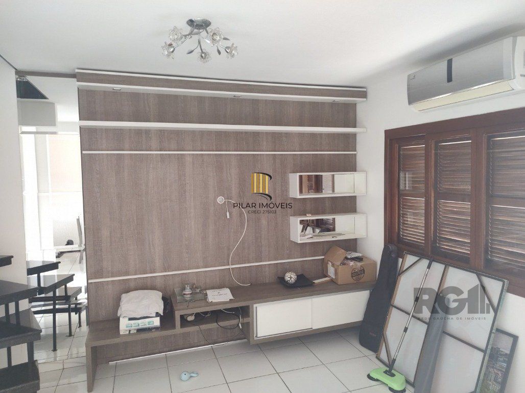 Vende ap. duplex, 2 dormitórios, 1 suíte, closet, ar split, salão de festa