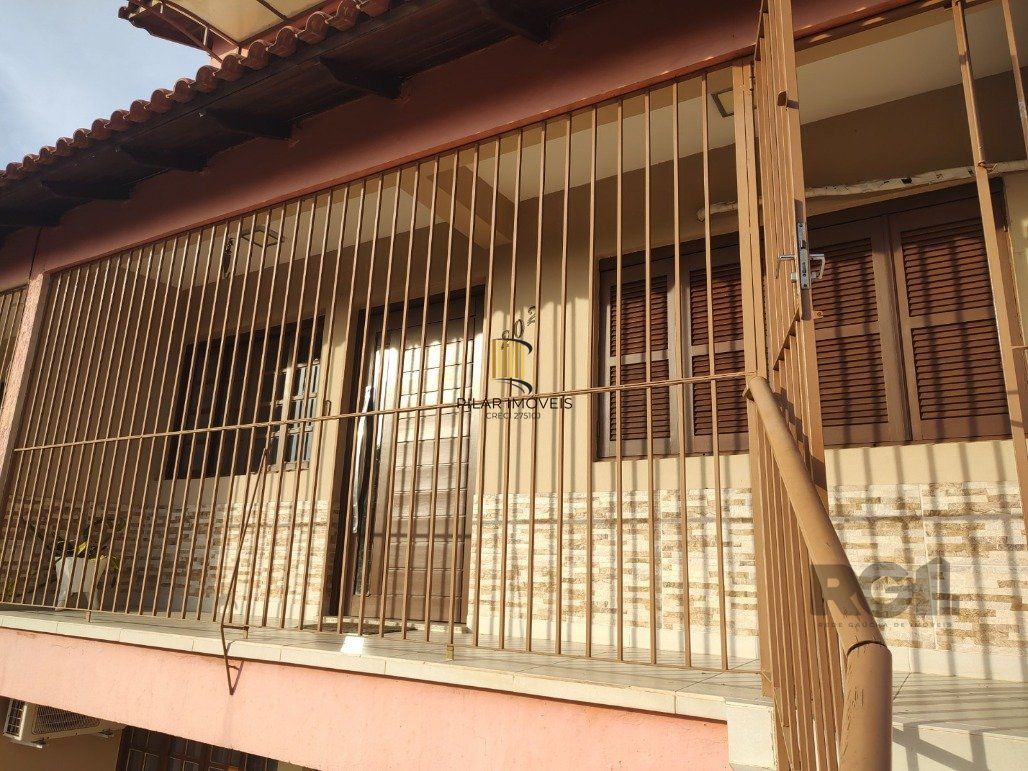 Vende ap. duplex, 2 dormitórios, 1 suíte, closet, ar split, salão de festa