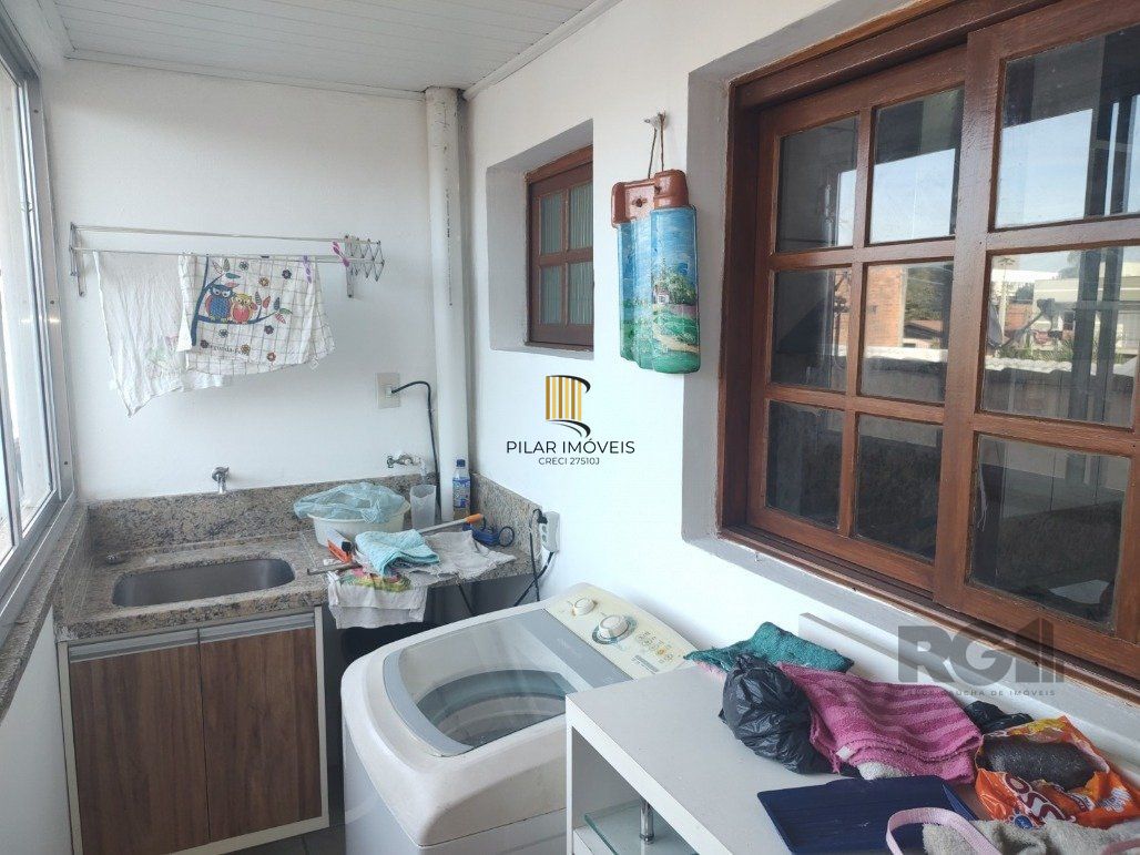 Vende ap. duplex, 2 dormitórios, 1 suíte, closet, ar split, salão de festa