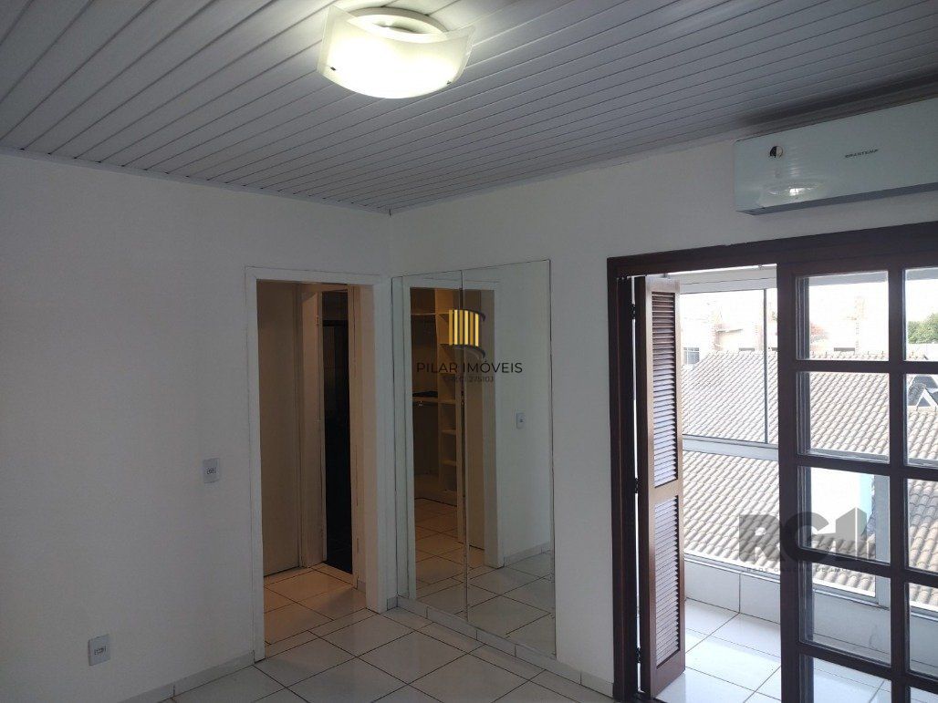 Vende ap. duplex, 2 dormitórios, 1 suíte, closet, ar split, salão de festa