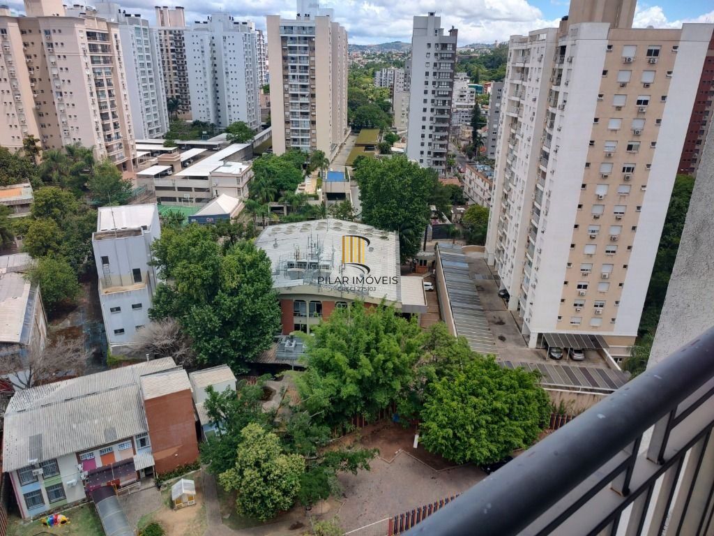 Vende apartamento semi-mobiliado, 3 dormitórios no Condomínio Jardim Novo Higienópolis