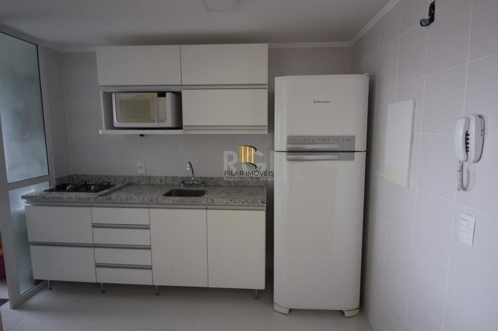 Vende apartamento semi-mobiliado, 3 dormitórios no Condomínio Jardim Novo Higienópolis