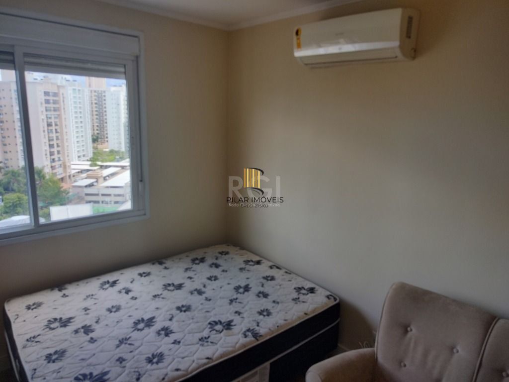 Vende apartamento semi-mobiliado, 3 dormitórios no Condomínio Jardim Novo Higienópolis
