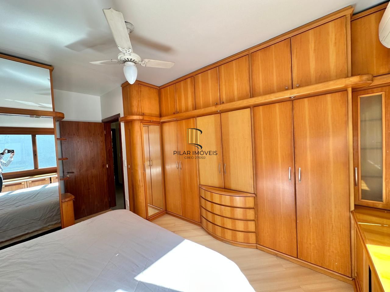 Excelente cobertura a venda semi mobiliada no bairro Higienópolis.