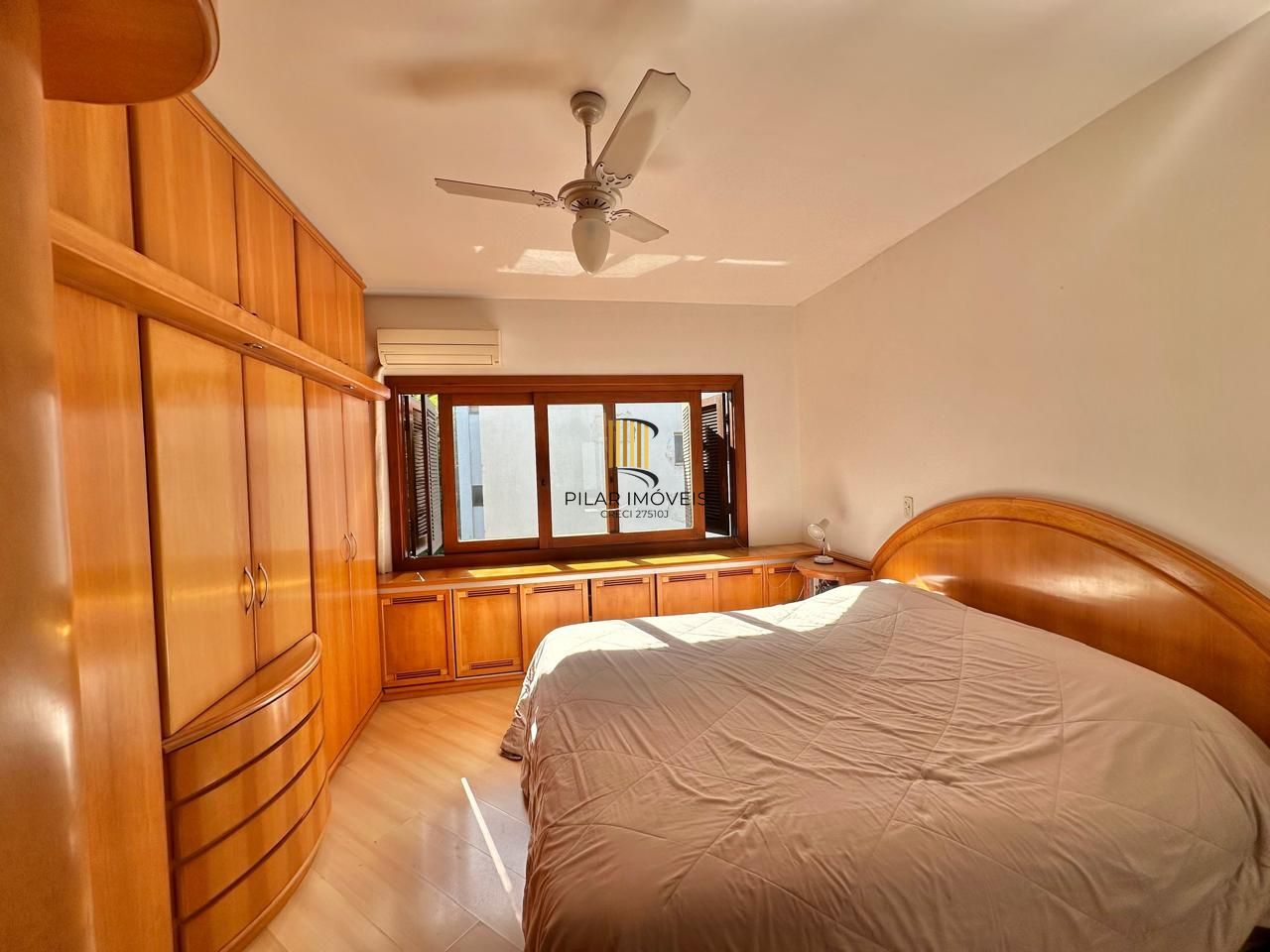 Excelente cobertura a venda semi mobiliada no bairro Higienópolis.