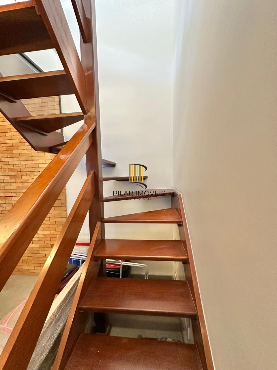 Excelente cobertura a venda semi mobiliada no bairro Higienópolis.