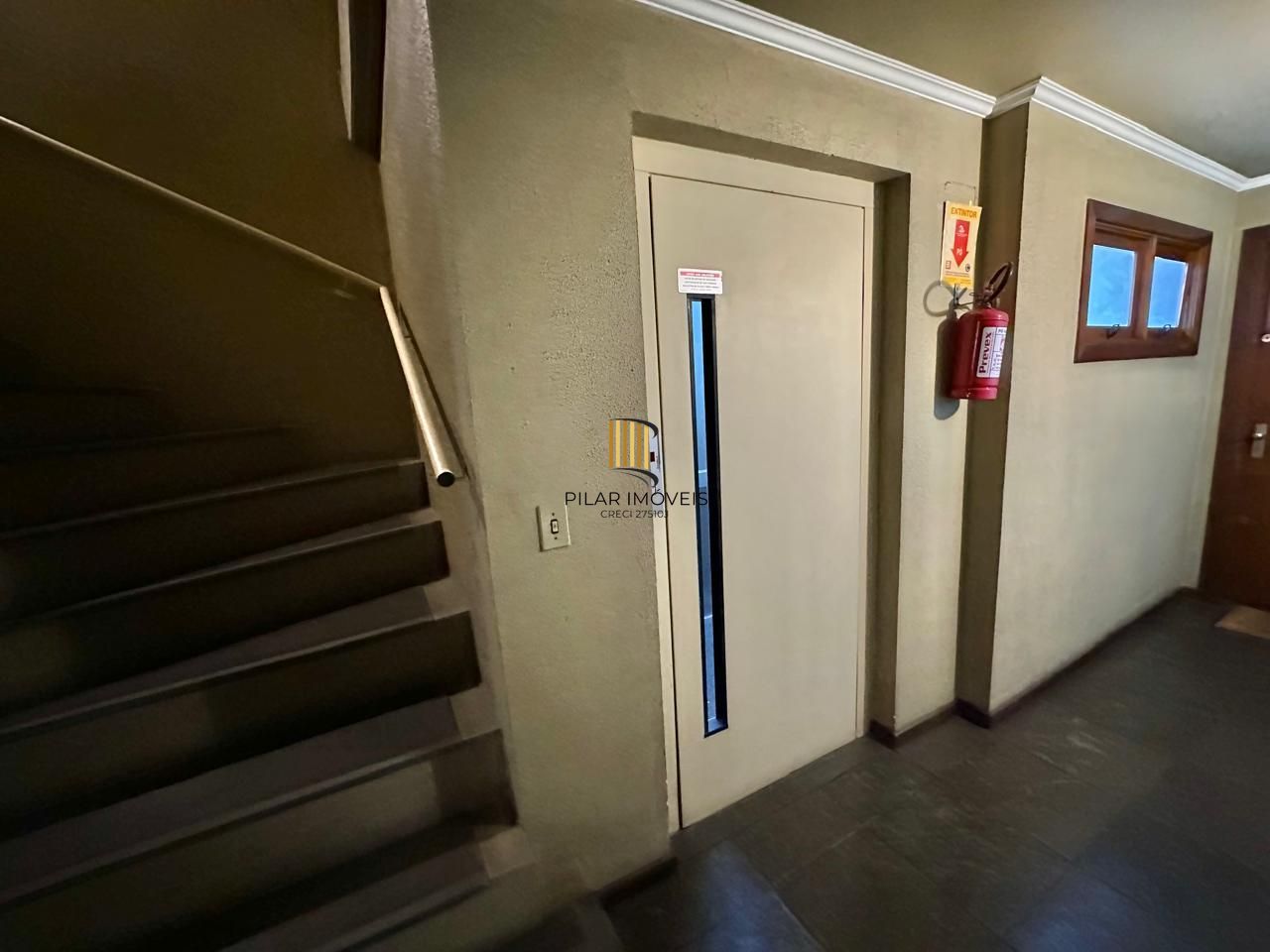 Excelente cobertura a venda semi mobiliada no bairro Higienópolis.