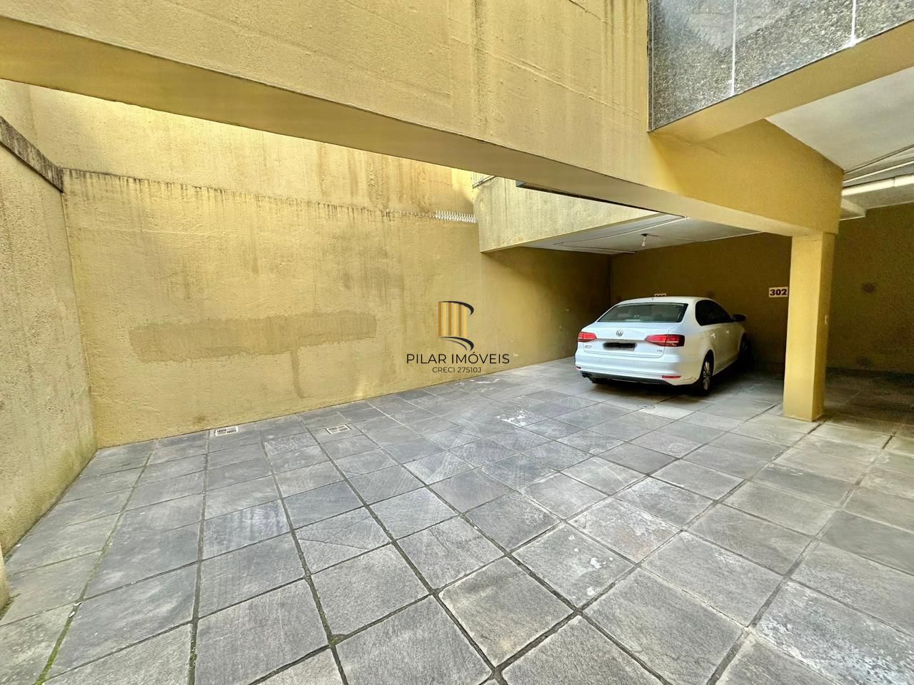 Excelente cobertura a venda semi mobiliada no bairro Higienópolis.