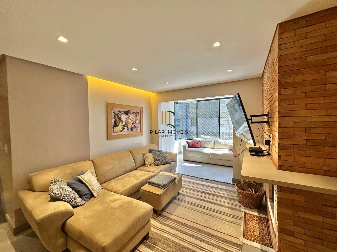 Excelente cobertura a venda semi mobiliada no bairro Higienópolis.