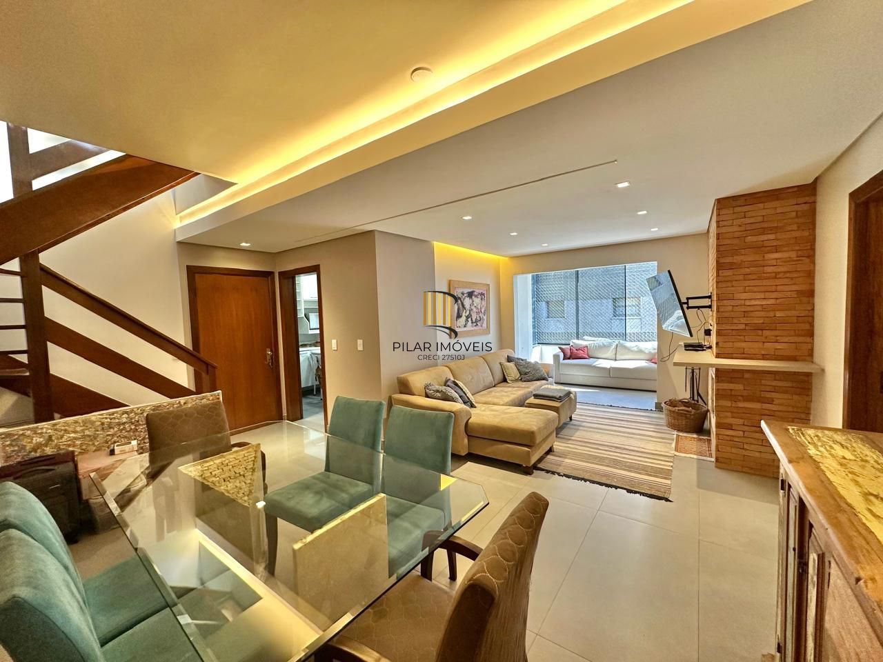 Excelente cobertura a venda semi mobiliada no bairro Higienópolis.