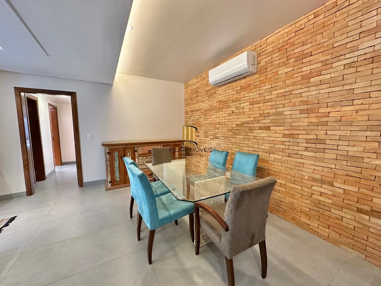 Excelente cobertura a venda semi mobiliada no bairro Higienópolis.