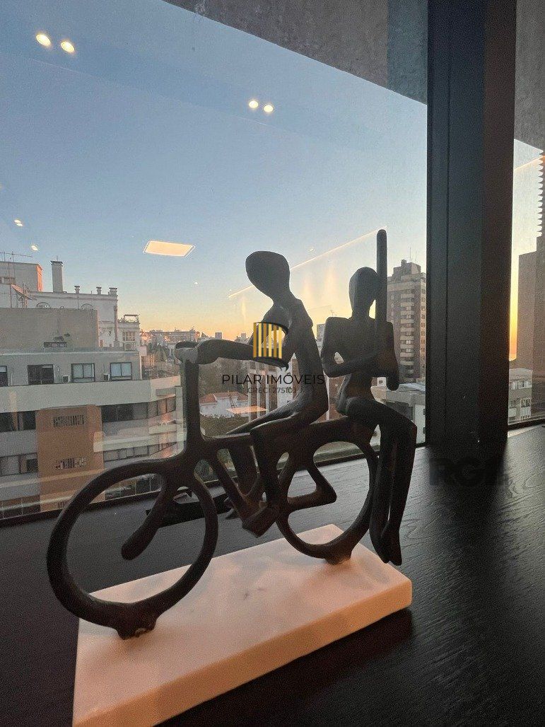 Prestígio e Conforto: Sala Comercial c/ Vaga no Moinhos de Vento