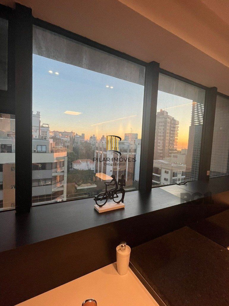 Prestígio e Conforto: Sala Comercial c/ Vaga no Moinhos de Vento