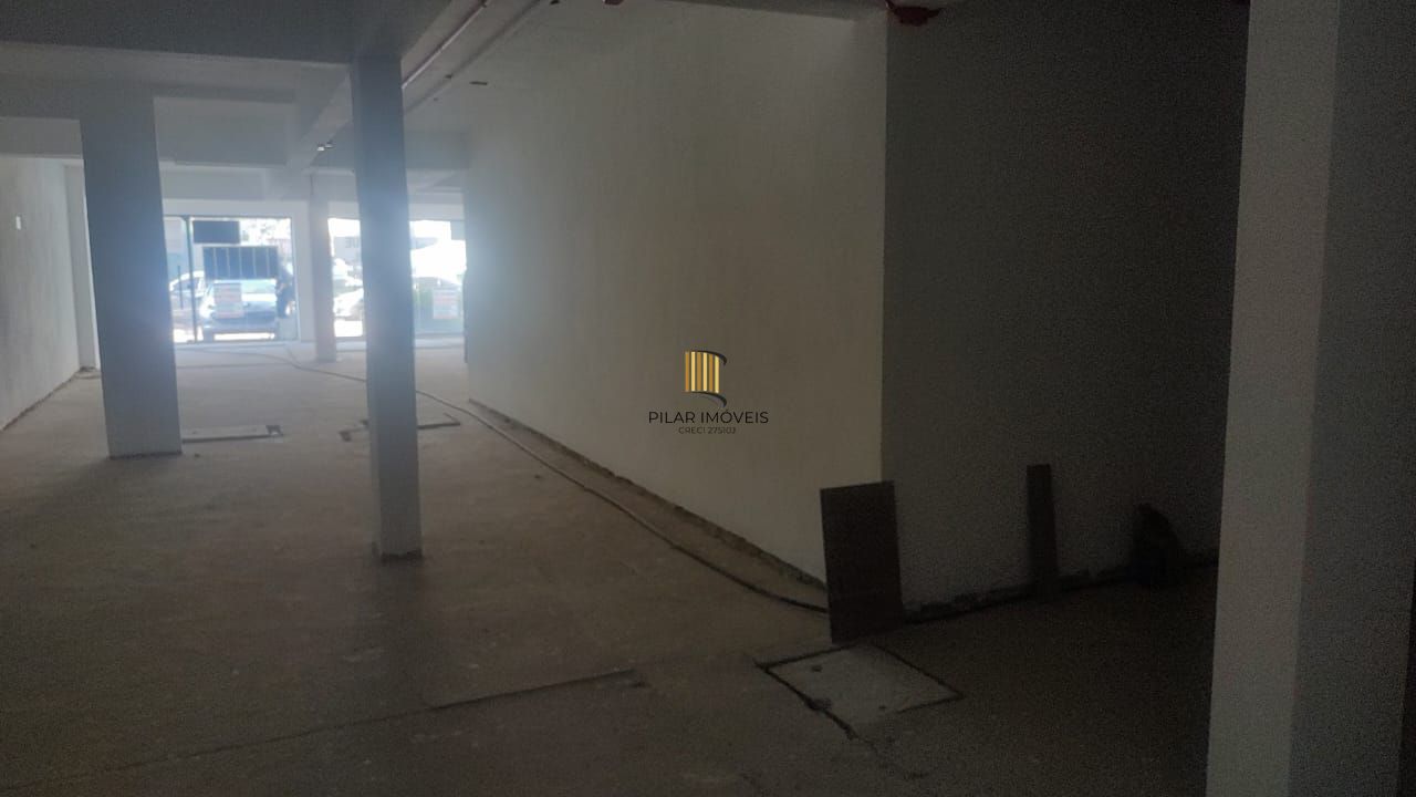 Vende loja ,com mezanino 180m², 2 banheiros