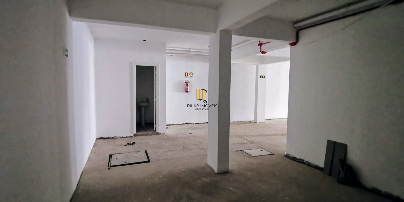 Vende loja ,com mezanino 180m², 2 banheiros