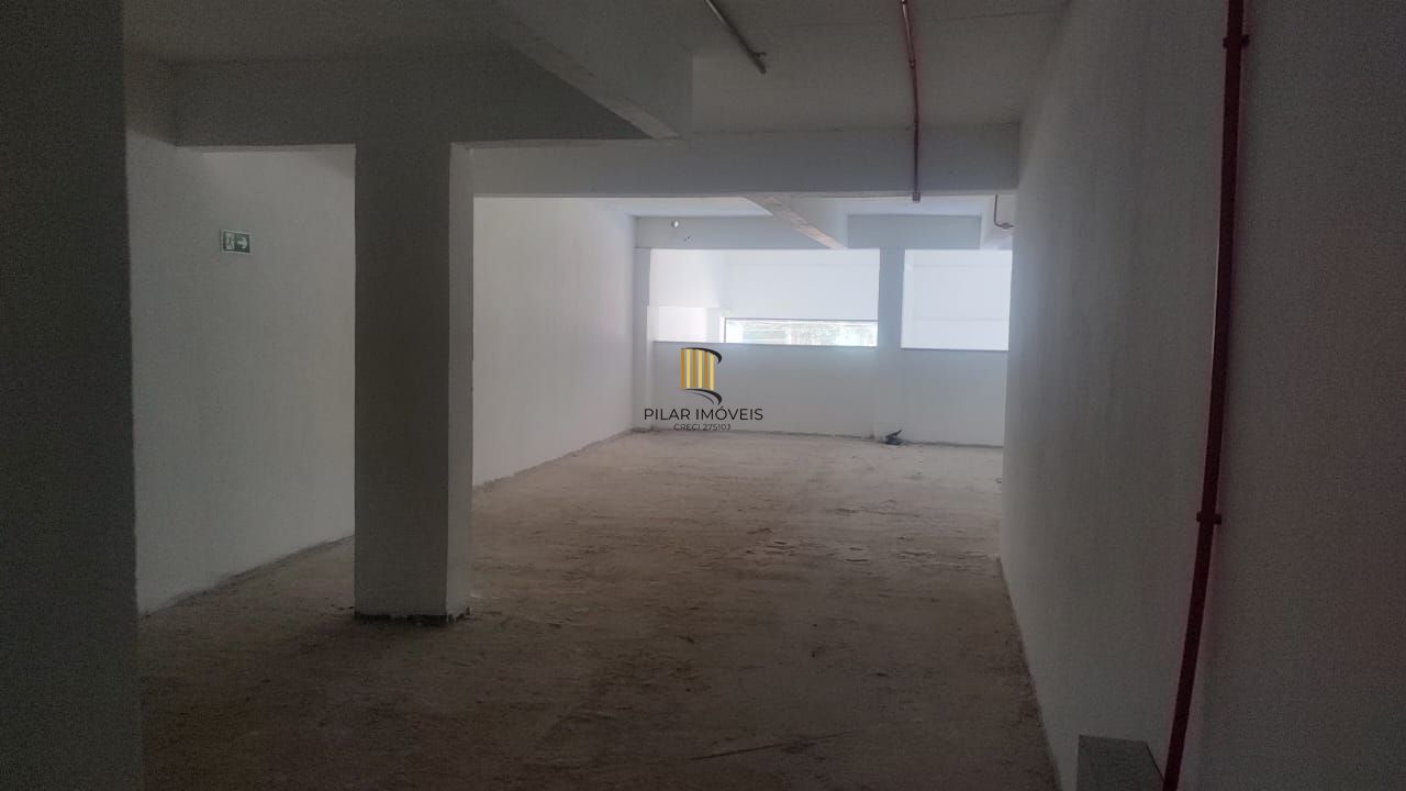 Vende loja ,com mezanino 180m², 2 banheiros