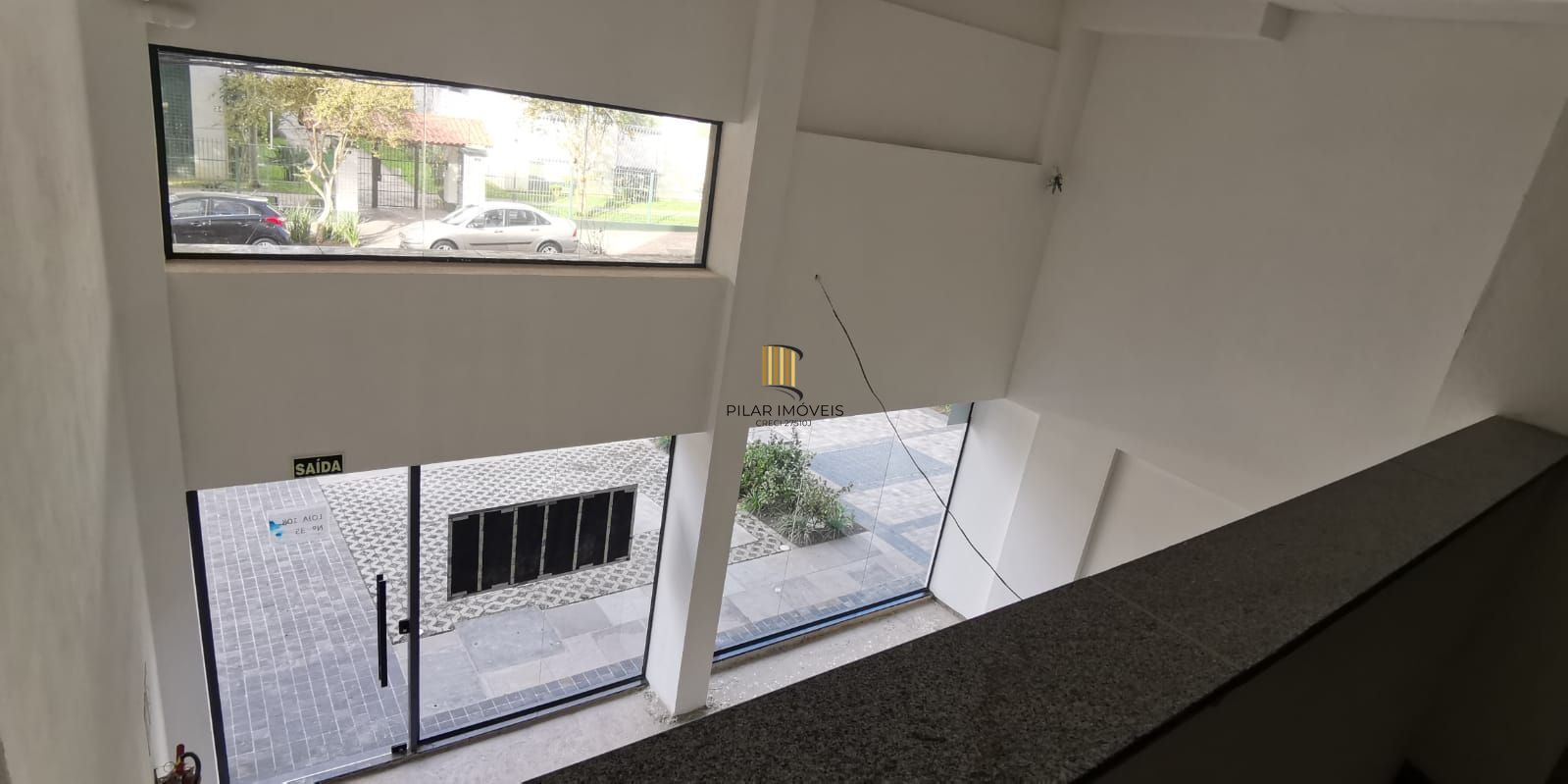 Vende loja ,com mezanino 180m², 2 banheiros
