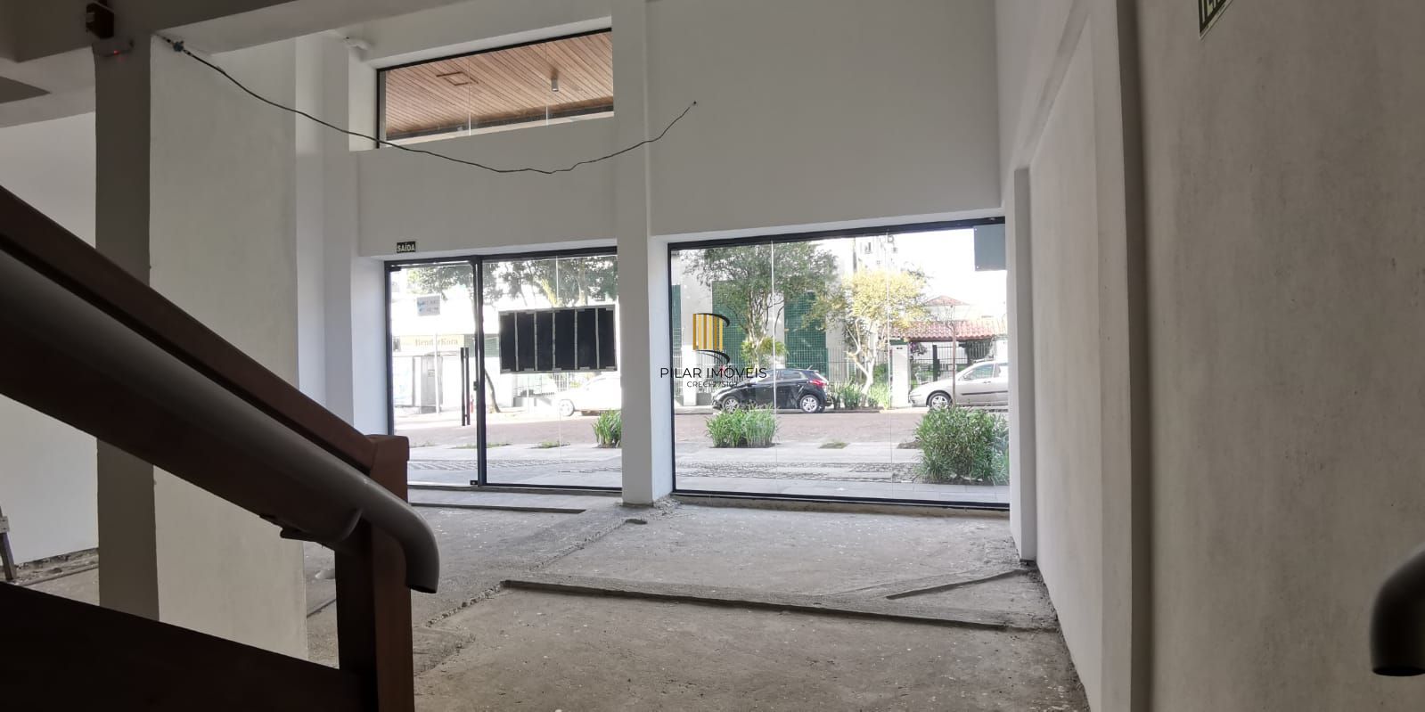 Vende loja ,com mezanino 180m², 2 banheiros